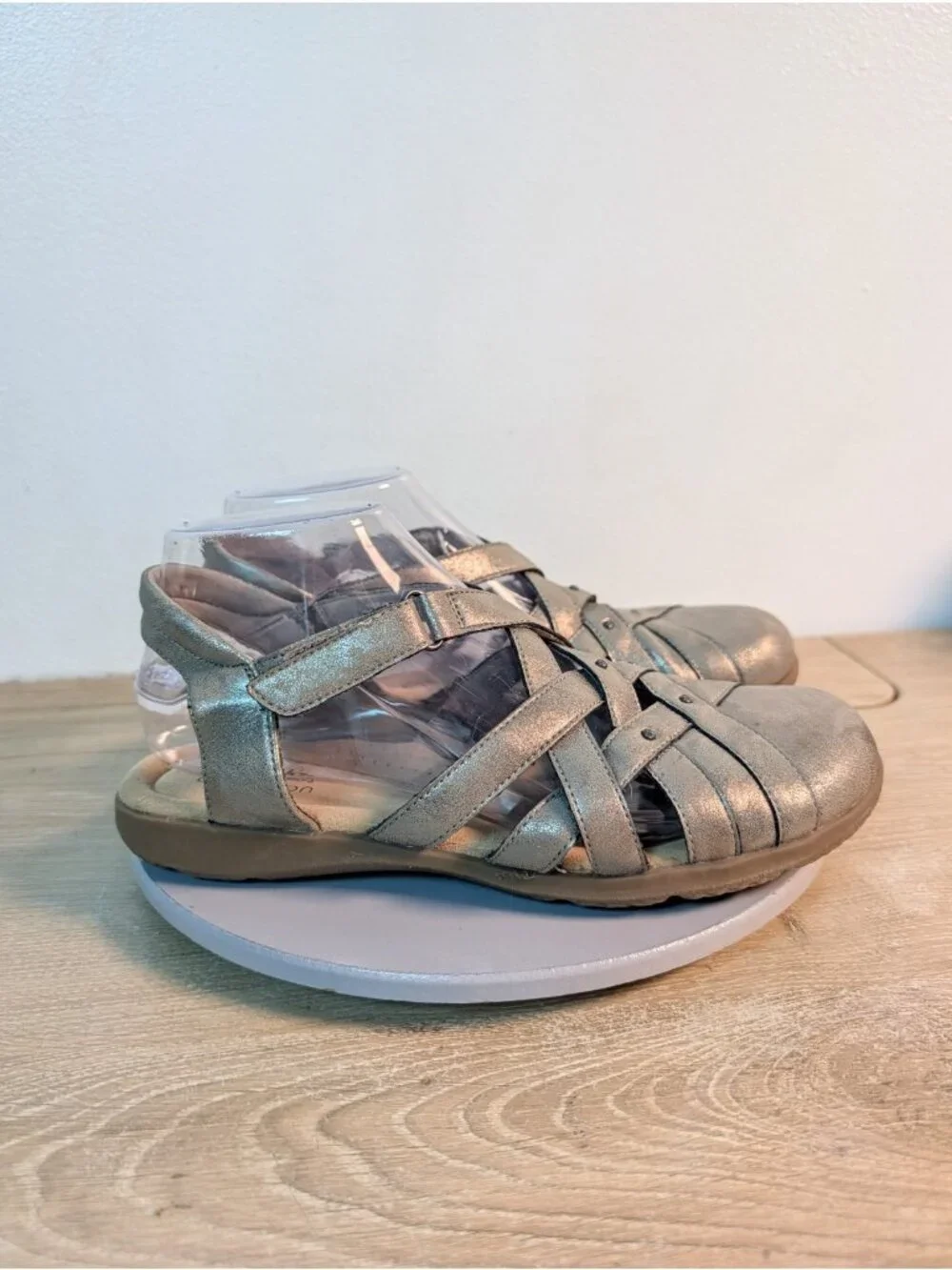 Clarks Elizabelle Sea Fisherman Leather Sandals Gray Riptape size 8 Comfort